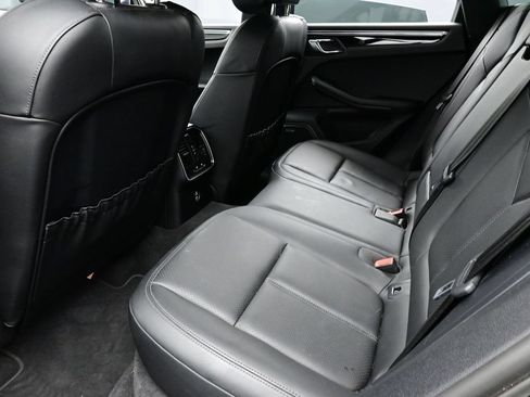 Certified 2021 Porsche Macan AWD/4WD image 10