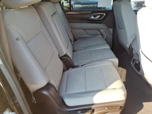 Used 2022 GMC Yukon XL SLE w/ Gmc Pro Safety Plus Package AWD/4WD image 23