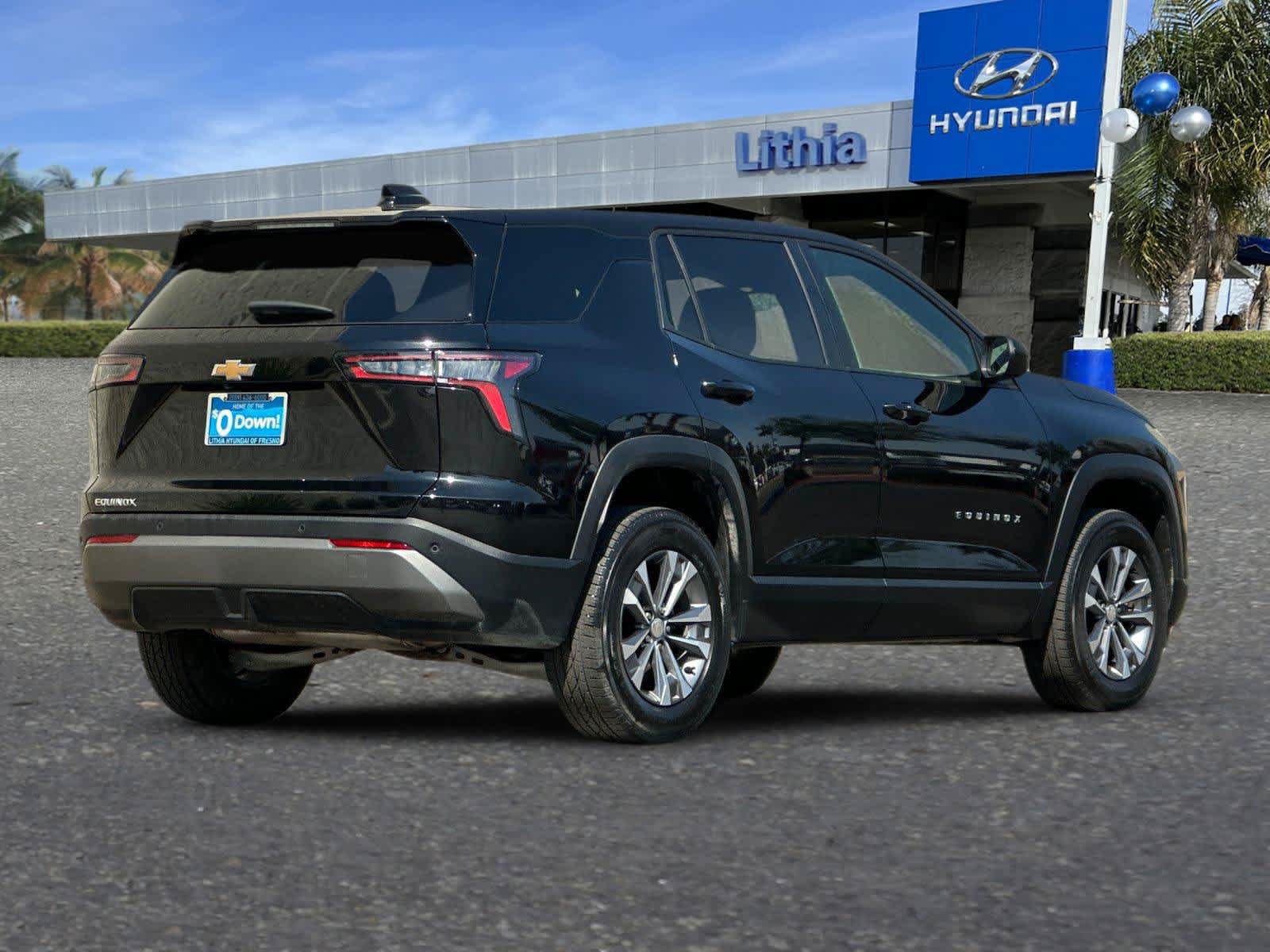 Used 2026 Chevrolet Equinox LT w/ Convenience Package II FWD image 3