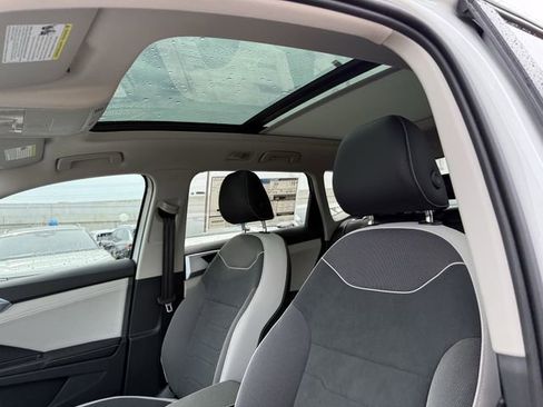 New 2026 Volkswagen Taos SE image 20