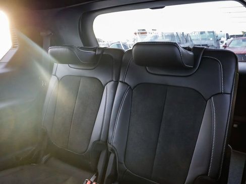 New 2025 Jeep Grand Cherokee L Altitude image 21