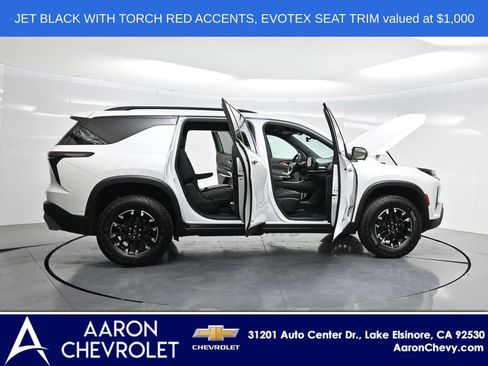 Used 2024 Chevrolet Traverse Z71 w/ Enhanced Driving Package AWD/4WD image 3