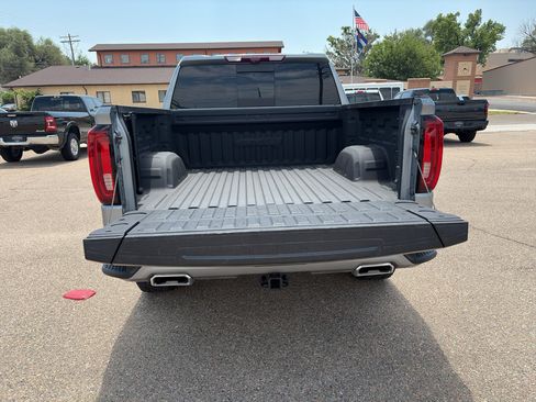 Used 2023 GMC Sierra 1500 AT4 w/ Technology Package AWD/4WD image 33