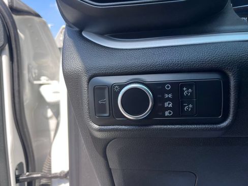 Used 2024 Ford Explorer XLT RWD image 10
