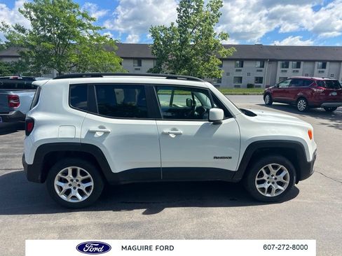 Used 2017 Jeep Renegade Latitude w/ Safety & Security Group (ALP) AWD/4WD image 3