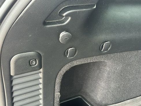 Used 2021 Jeep Grand Cherokee Laredo X image 28