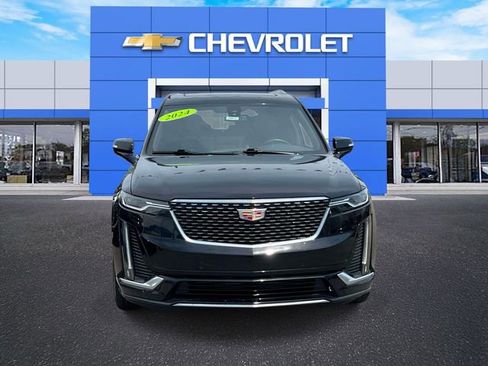 Used 2024 Cadillac XT6 Luxury AWD/4WD image 2