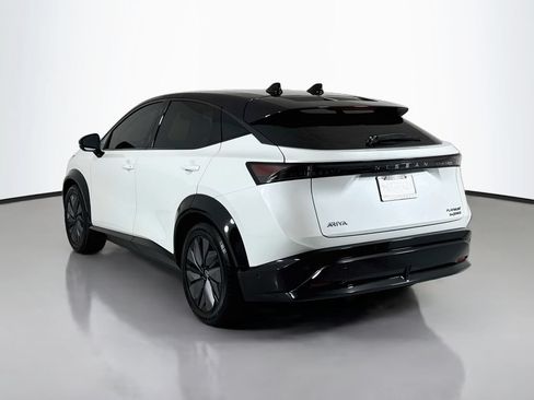Used 2023 Nissan Ariya AWD/4WD image 7