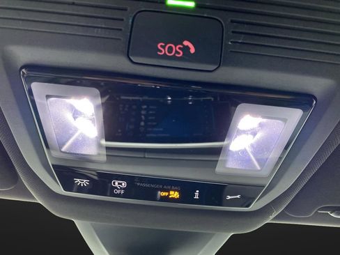 Certified 2024 Volkswagen Atlas Cross Sport SE image 27