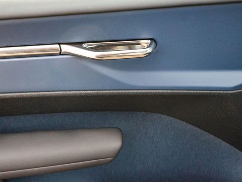 New 2026 Volvo EX30 Plus w/ Protection Package image 28