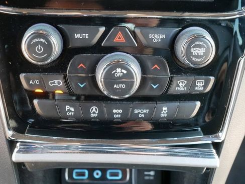 Used 2019 Jeep Grand Cherokee Altitude AWD/4WD image 29