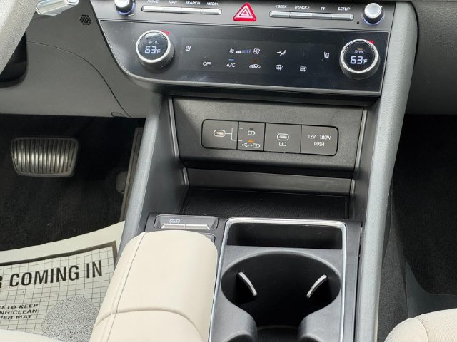 Used 2025 Hyundai Sonata SEL FWD image 17