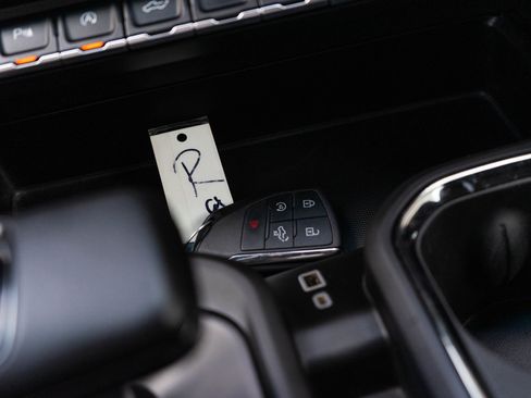 Used 2023 GMC Sierra 1500 AT4 AWD/4WD image 27