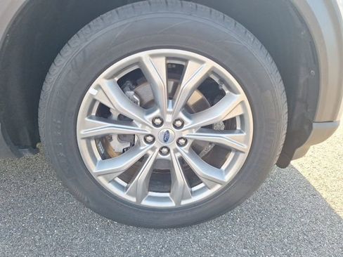 Certified 2023 Ford Explorer Limited image 9