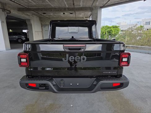 New 2025 Jeep Gladiator High Tide image 6