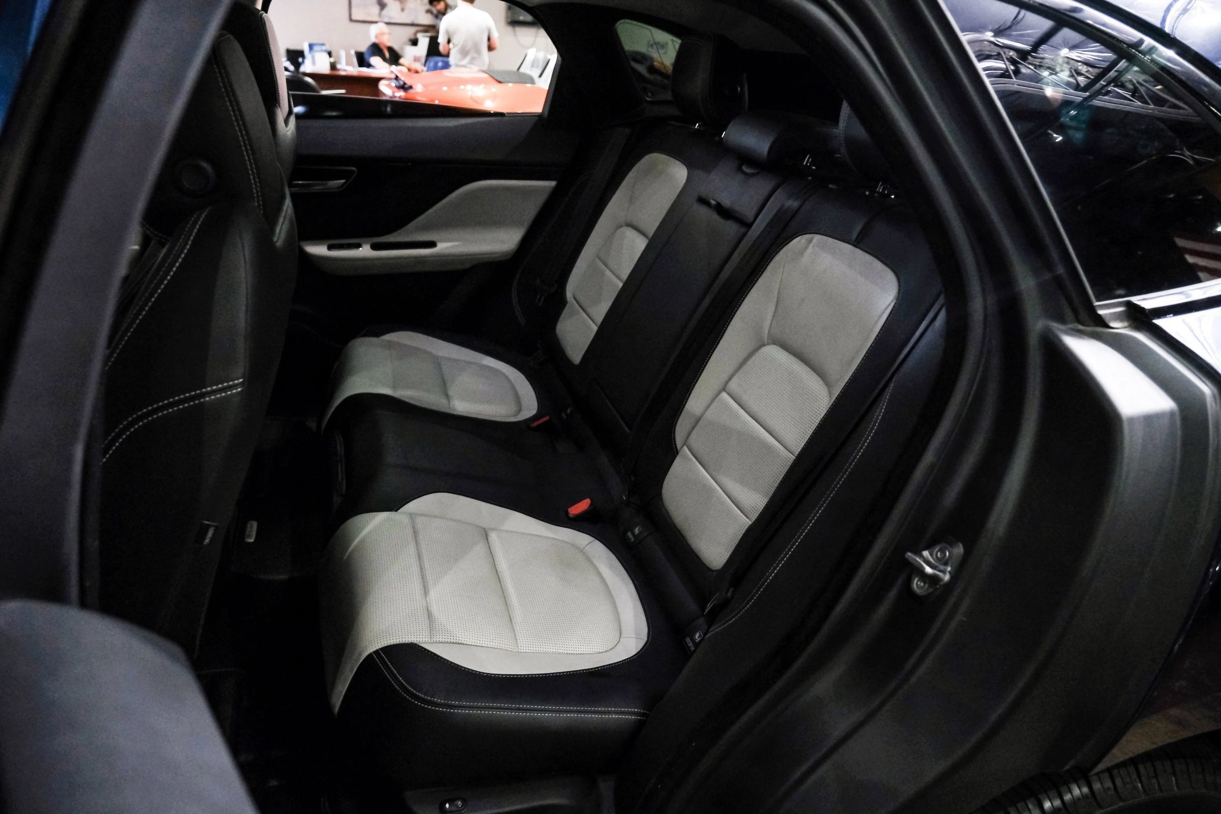 Used 2018 Jaguar F-PACE R-Sport AWD/4WD image 31