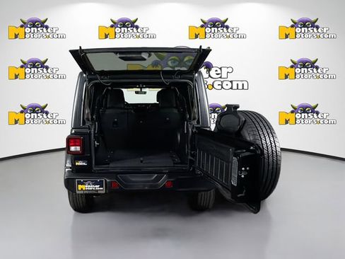 Used 2021 Jeep Wrangler Unlimited Sahara w/ Uconnect 4C Nav & Sound Group image 26