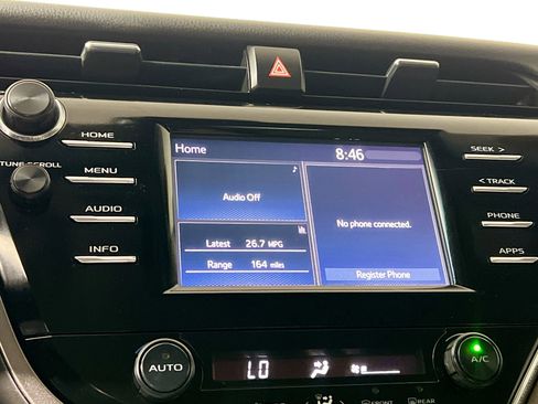 Used 2018 Toyota Camry SE image 27