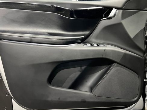 Used 2018 Tesla Model X 75D image 19