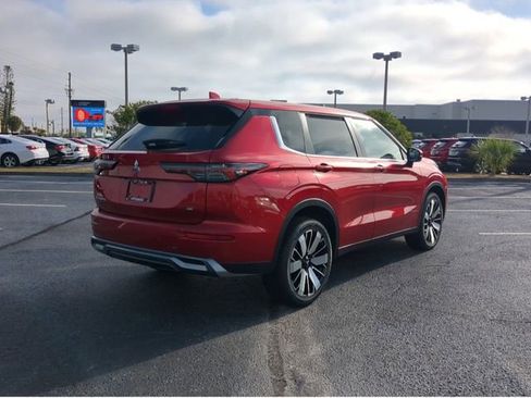 New 2026 Mitsubishi Outlander SE image 6