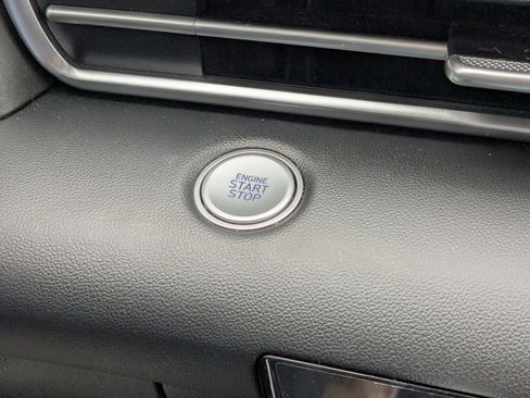 Used 2023 Hyundai Elantra SEL image 22