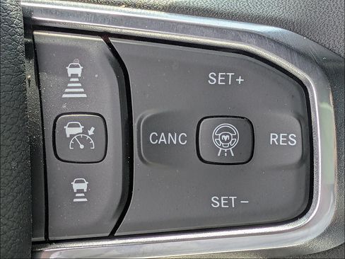 Used 2025 RAM 1500 Laramie w/ Advanced Safety Group II AWD/4WD image 28