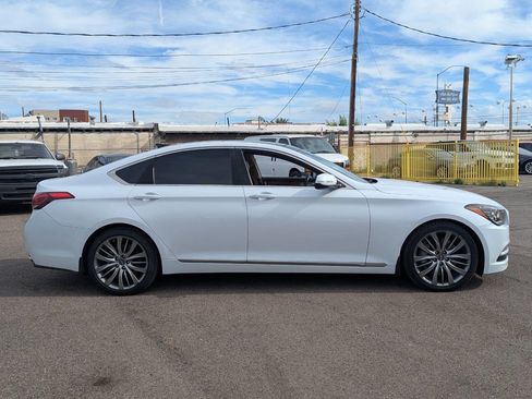 Used 2015 Hyundai Genesis 5.0 image 2