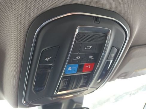 Used 2023 Jeep Grand Cherokee Laredo w/ Luxury Tech Group I image 14