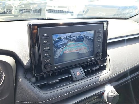 Used 2021 Toyota RAV4 LE image 25