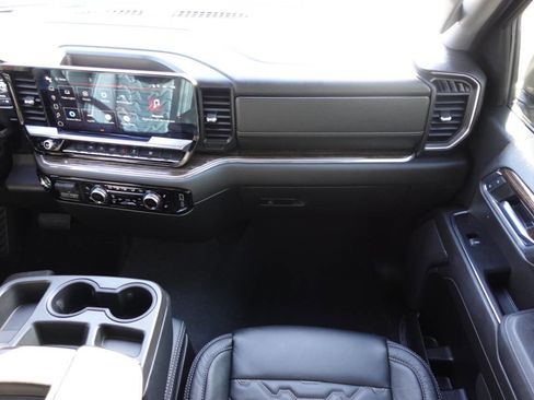 Used 2023 GMC Sierra 1500 Elevation image 38