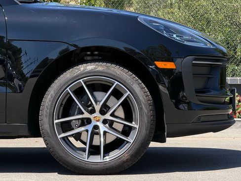 Used 2026 Porsche Macan AWD/4WD image 12