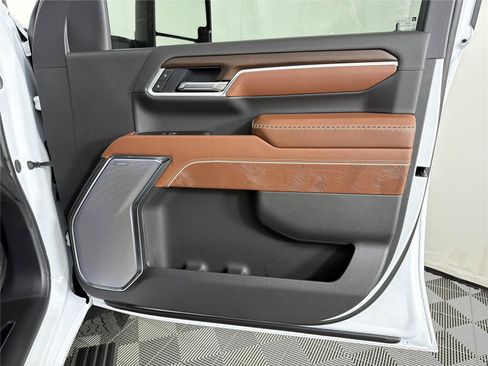 New 2026 GMC Sierra 2500 Denali Ultimate AWD/4WD image 13