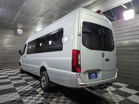 Used 2022 Mercedes-Benz Sprinter 3500 image 8