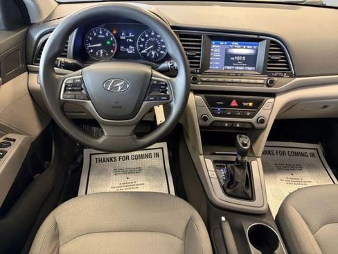 Used 2017 Hyundai Elantra SE FWD image 21