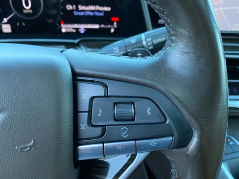 Used 2021 Cadillac Escalade Premium Luxury image 19