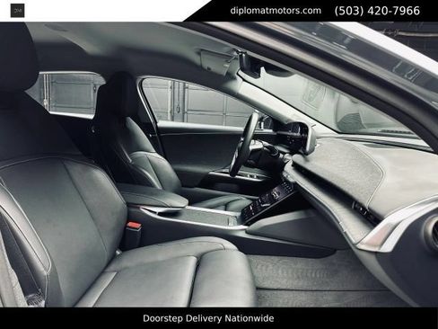 Used 2025 Lucid Air Pure RWD image 20