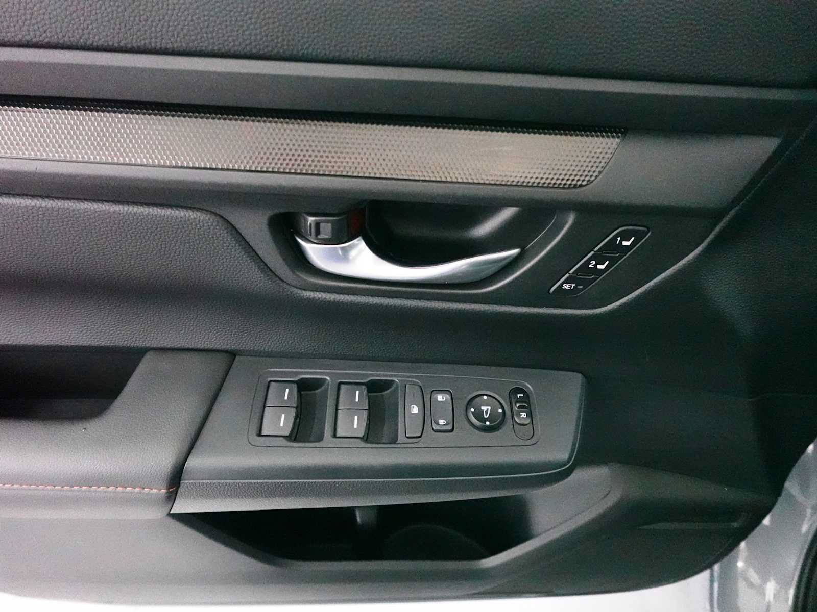 Used 2025 Honda CR-V Sport-L image 11