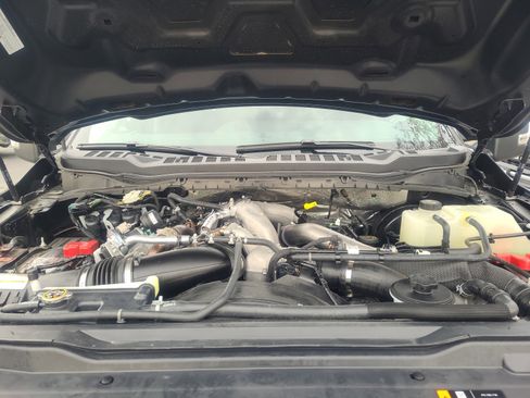 Certified 2025 Ford F350 Lariat w/ Black Appearance Package image 21