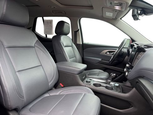 Used 2018 Chevrolet Traverse LT w/ LPO, Floor Liner Package AWD/4WD image 15