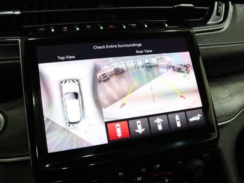 Used 2023 Jeep Grand Cherokee L Limited w/ Luxury Tech Group II AWD/4WD image 34