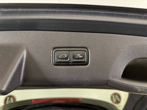 Used 2022 Kia Carnival SX image 18