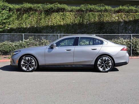 Used 2026 BMW i5 eDrive40 AWD/4WD image 11
