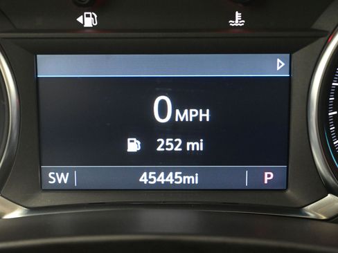Used 2024 Chevrolet Equinox Premier AWD/4WD image 16