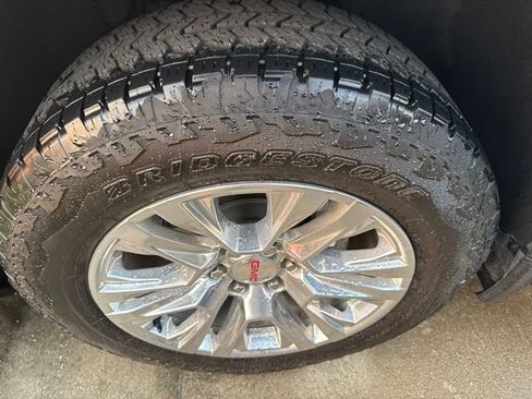 Used 2025 GMC Sierra 1500 Denali AWD/4WD image 2