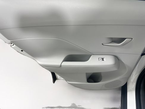 Used 2025 Hyundai Kona SEL FWD image 24