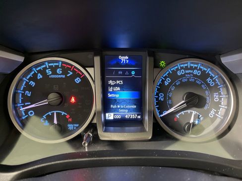 Certified 2022 Toyota Tacoma SR5 RWD image 18