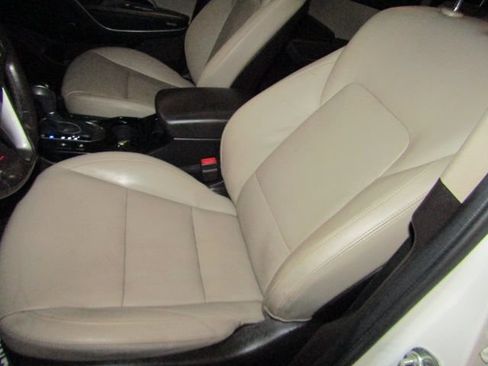 Used 2018 Hyundai Santa Fe Limited AWD/4WD image 13