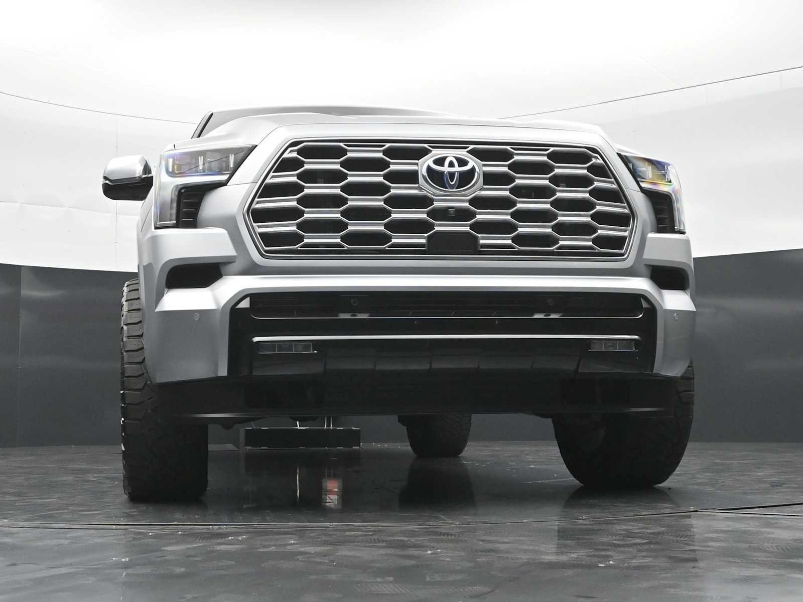 Used 2024 Toyota Sequoia Capstone AWD/4WD image 46