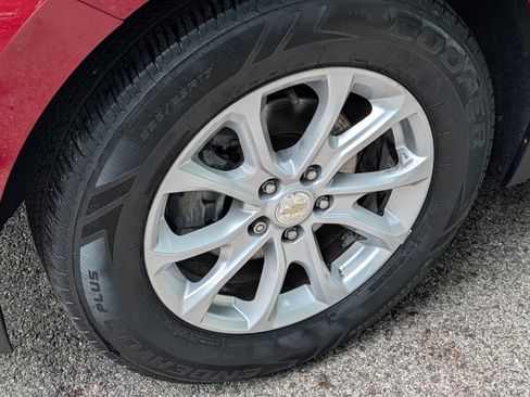 Used 2019 Chevrolet Equinox LT w/ Driver Convenience Package FWD image 14