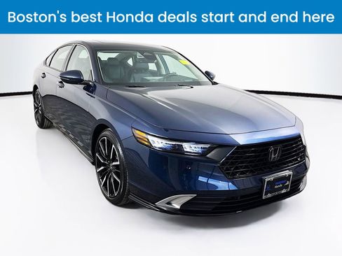 Used 2023 Honda Accord Touring image 1